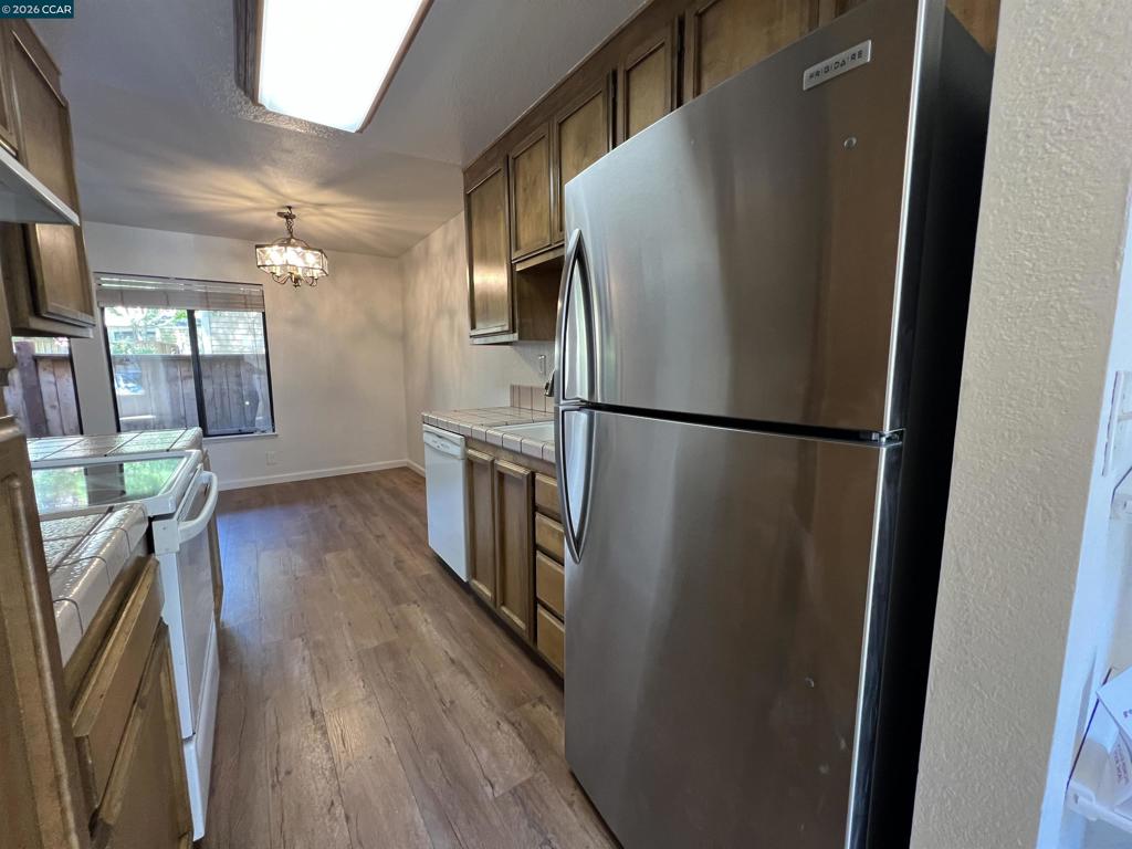 765 Center Ave Property Photo 4