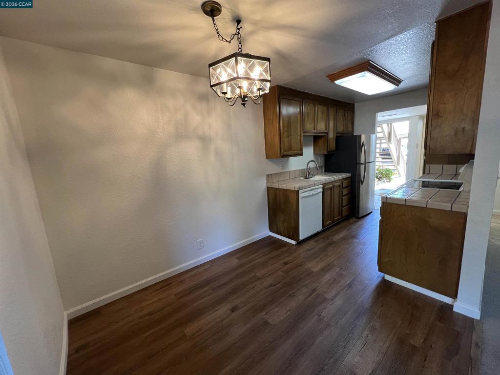765 Center Ave Property Photo 6