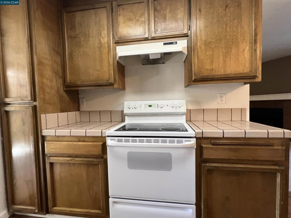 765 Center Ave Property Photo 8