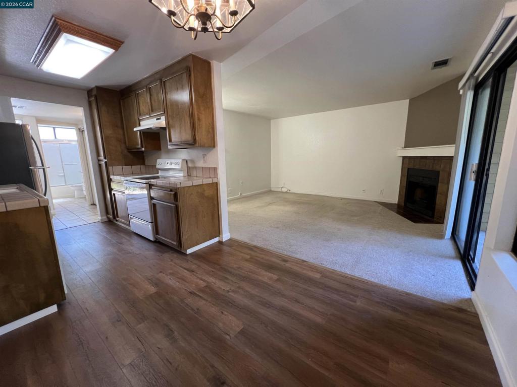 765 Center Ave Property Photo 10