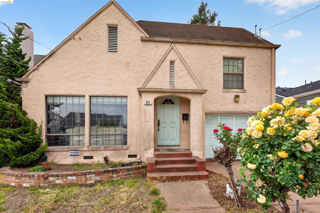 1814 105th Ave Property Photo 1