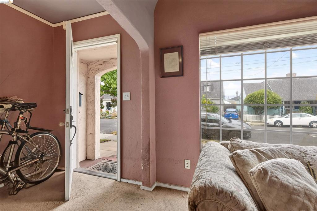 1814 105th Ave Property Photo 4