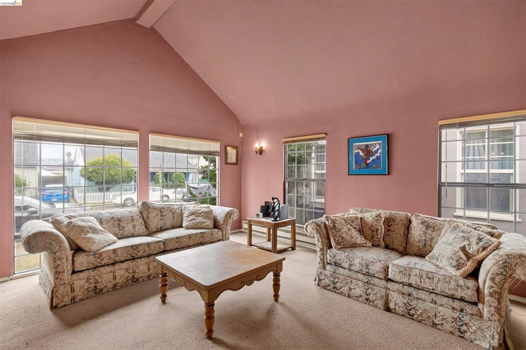 1814 105th Ave Property Photo 6