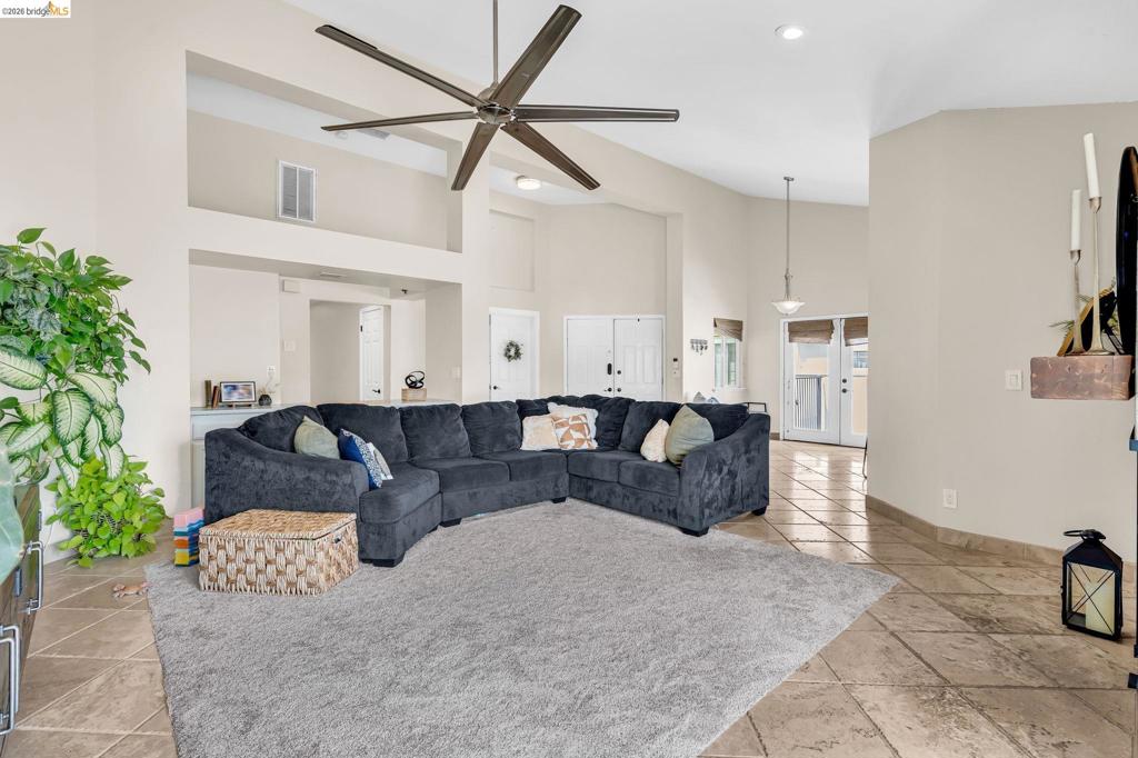 5331 Emerald Court Property Photo 10