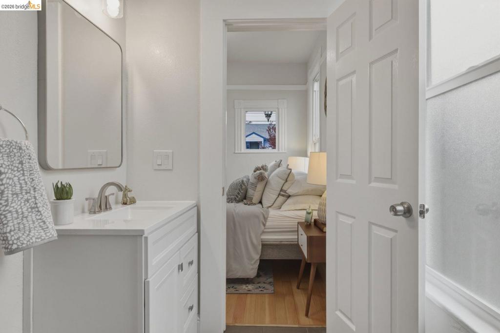 1324 Burnett St Property Photo 19