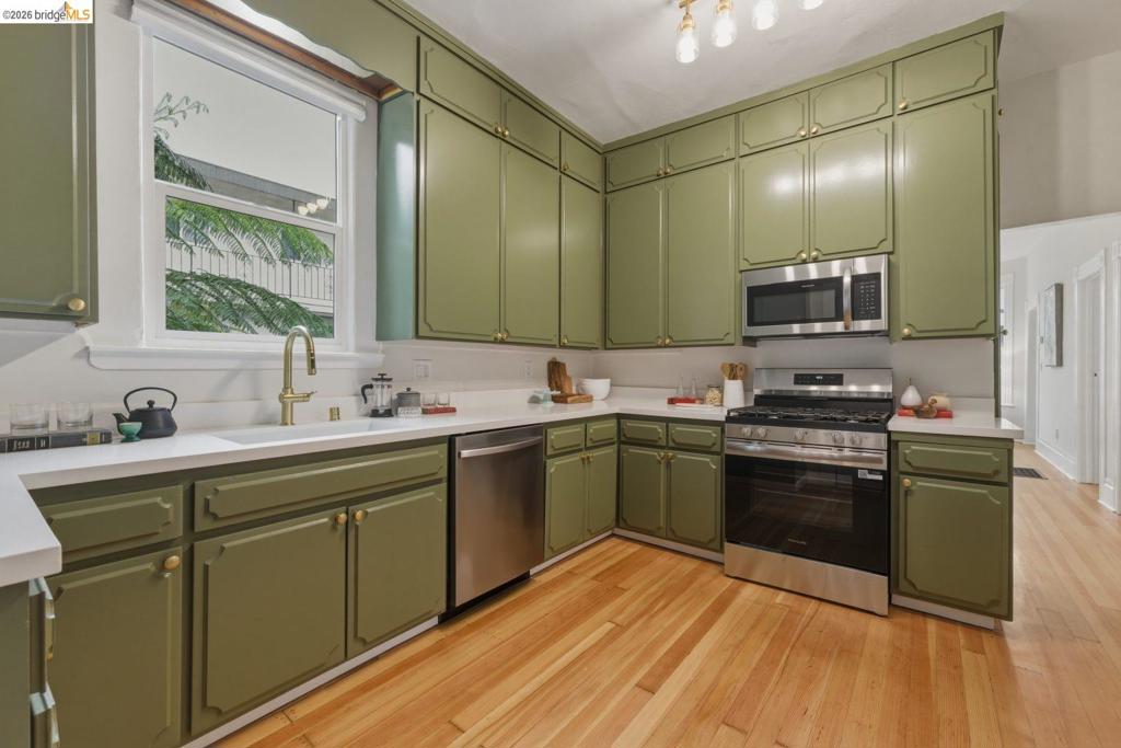 1324 Burnett St Property Photo 23