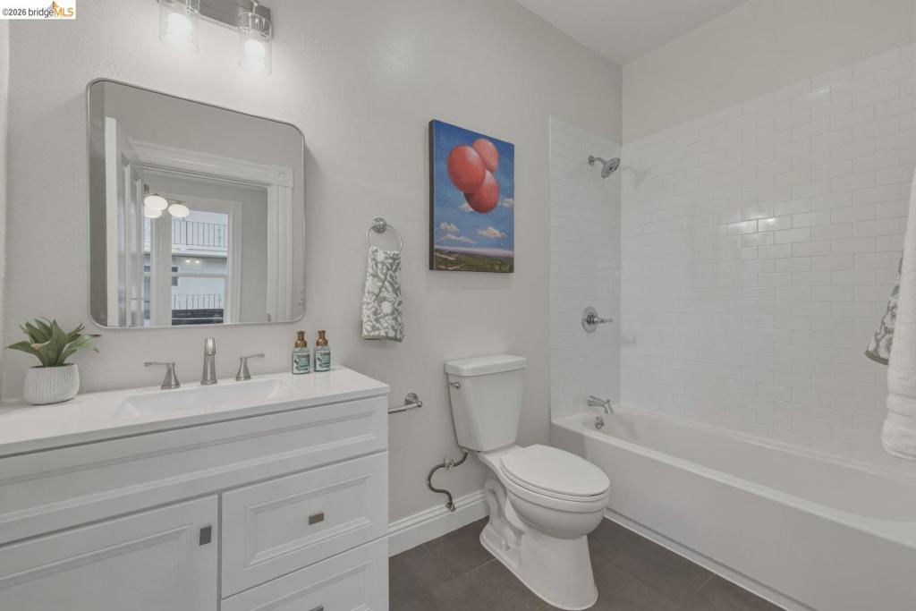 1324 Burnett St Property Photo 27