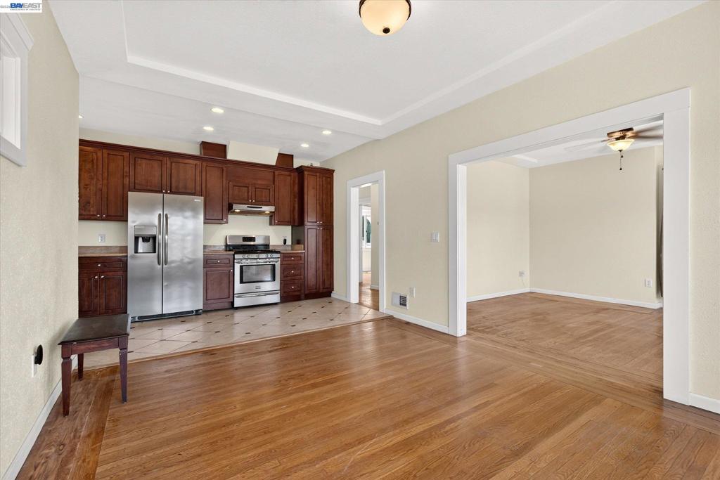 753 Warfield Ave Property Photo 14
