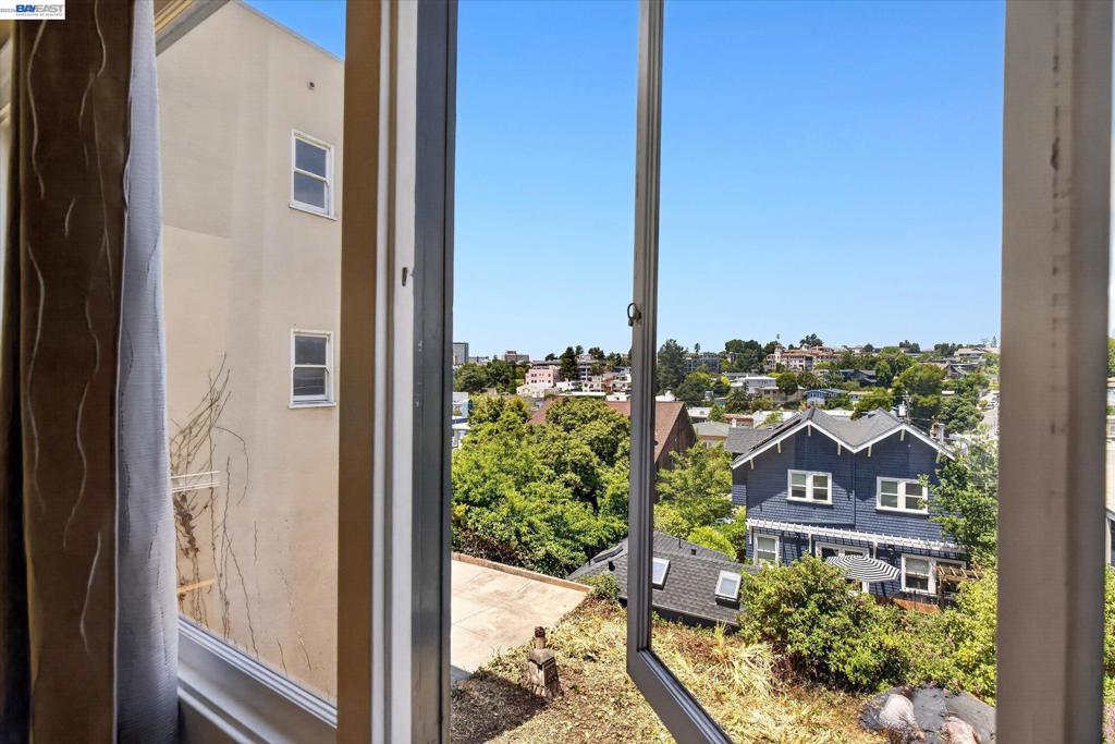 753 Warfield Ave Property Photo 18