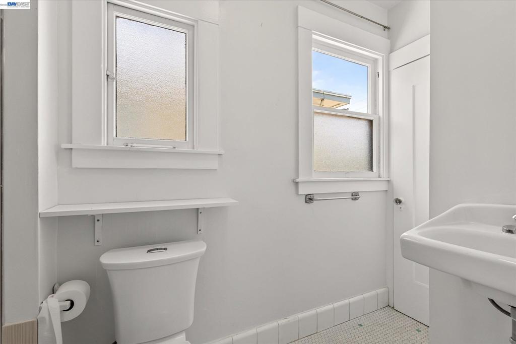 753 Warfield Ave Property Photo 24