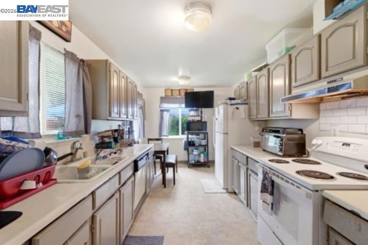 3836 3838 Dubac Way Property Photo 17