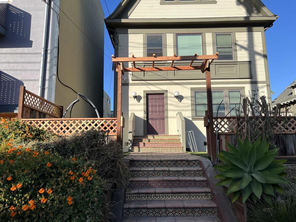 384 Euclid Ave Property Photo 1
