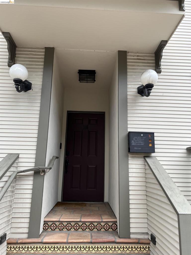 384 Euclid Ave Property Photo 3