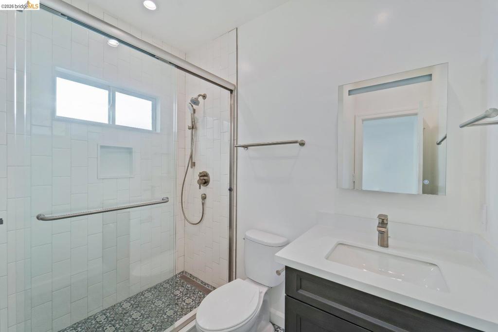 384 Euclid Ave Property Photo 12