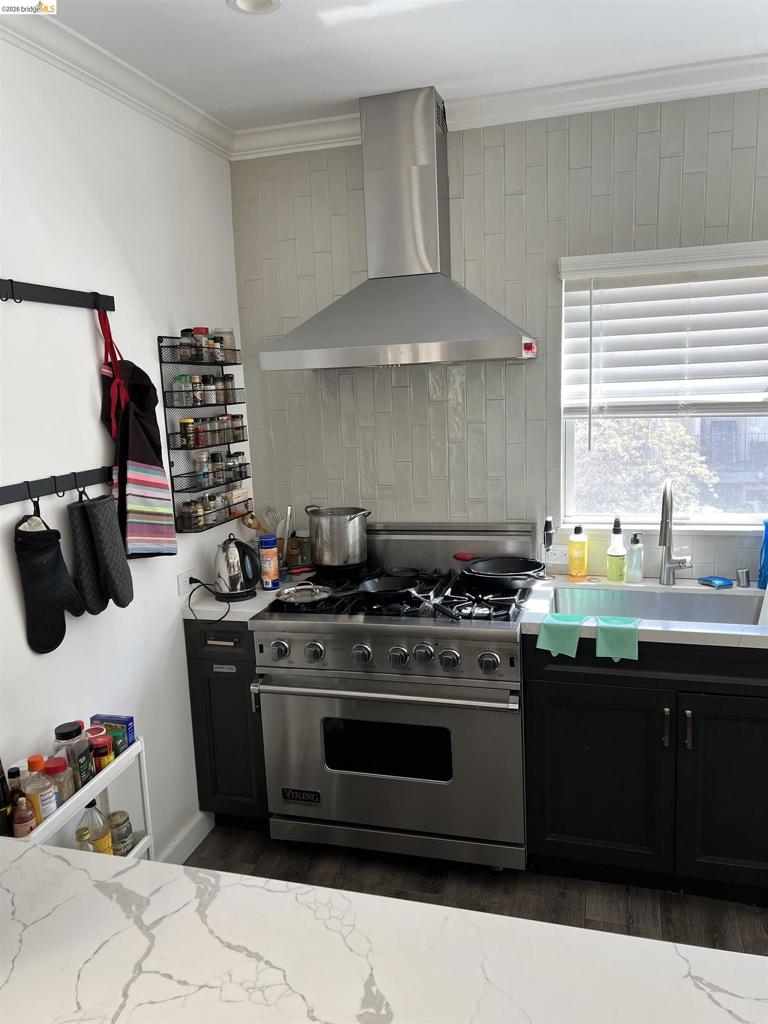 384 Euclid Ave Property Photo 13
