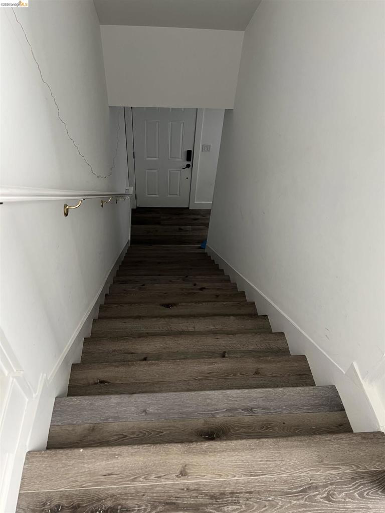 384 Euclid Ave Property Photo 17