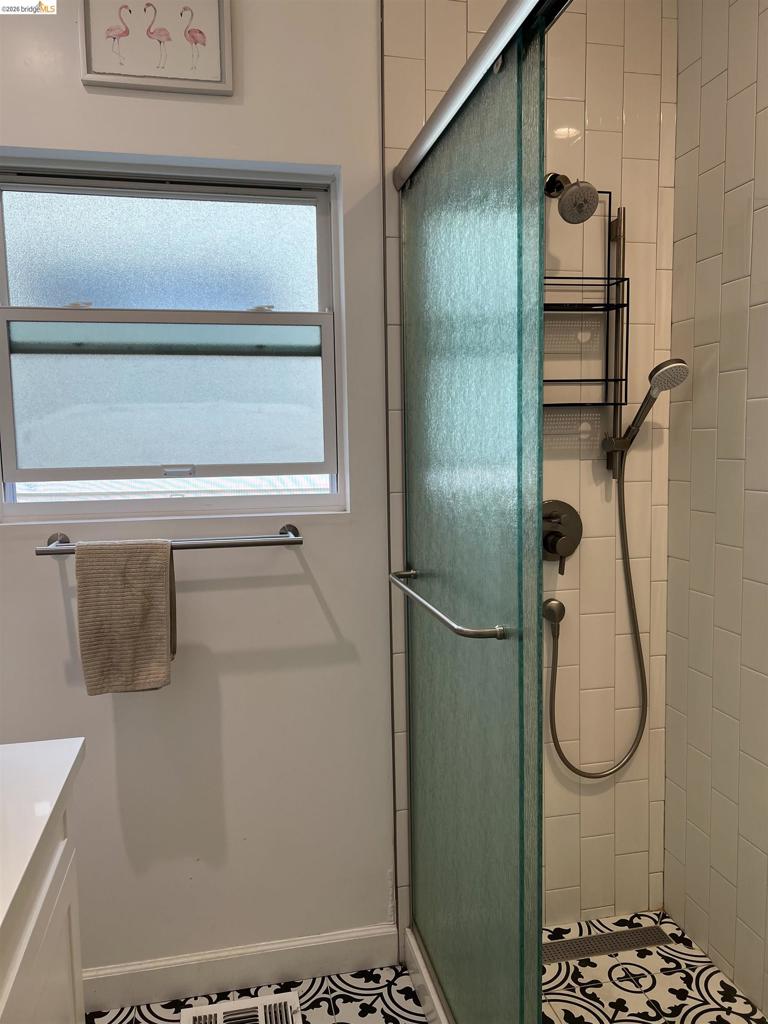 384 Euclid Ave Property Photo 21