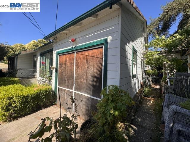 2080 East Ave Property Photo 1