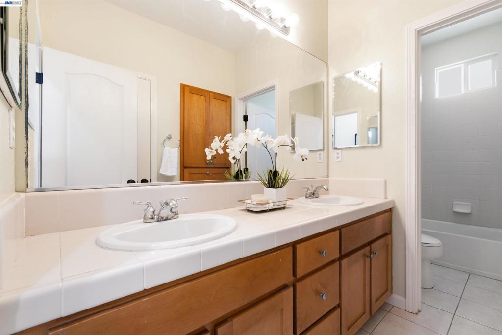 6010 Hillbrook Pl Property Photo 33