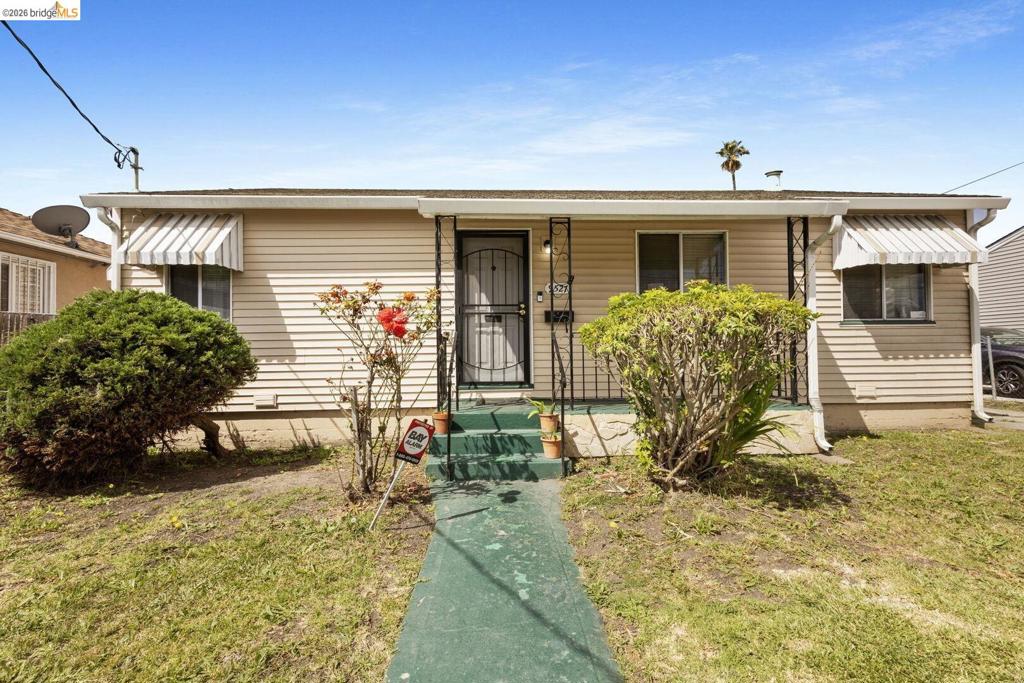 9527 Coral Rd Property Photo 1