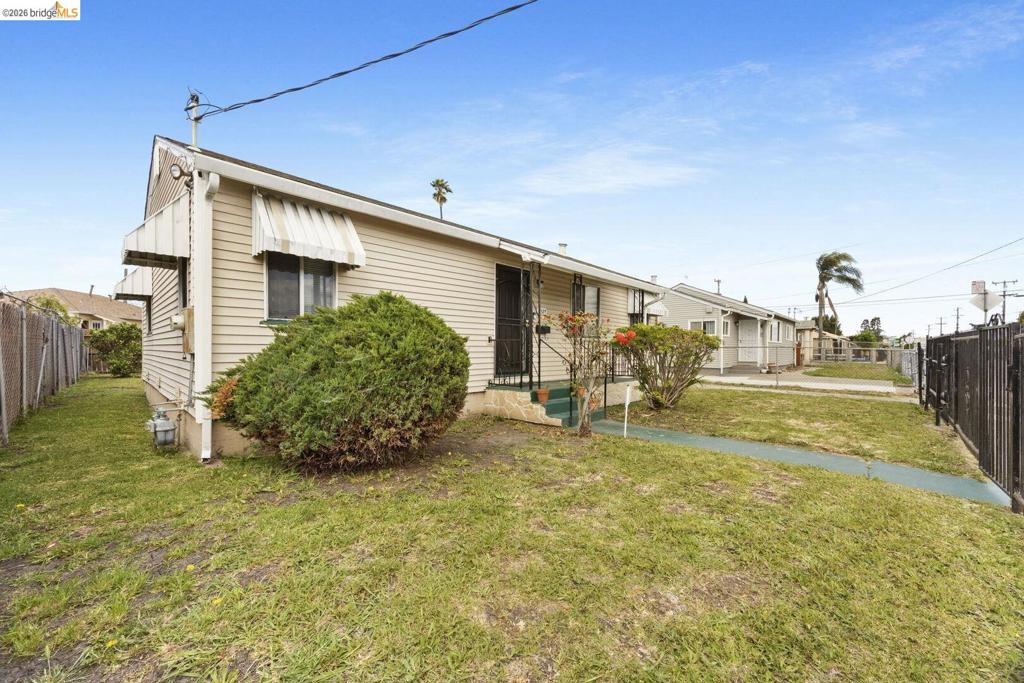 9527 Coral Rd Property Photo 2