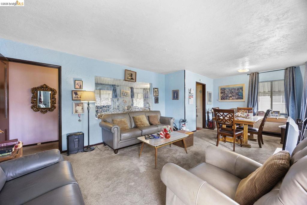 9527 Coral Rd Property Photo 3