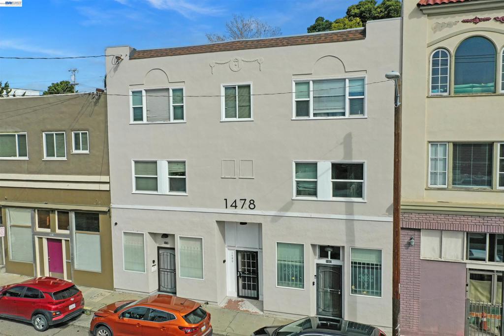 1478 Macarthur Blvd Property Photo 1