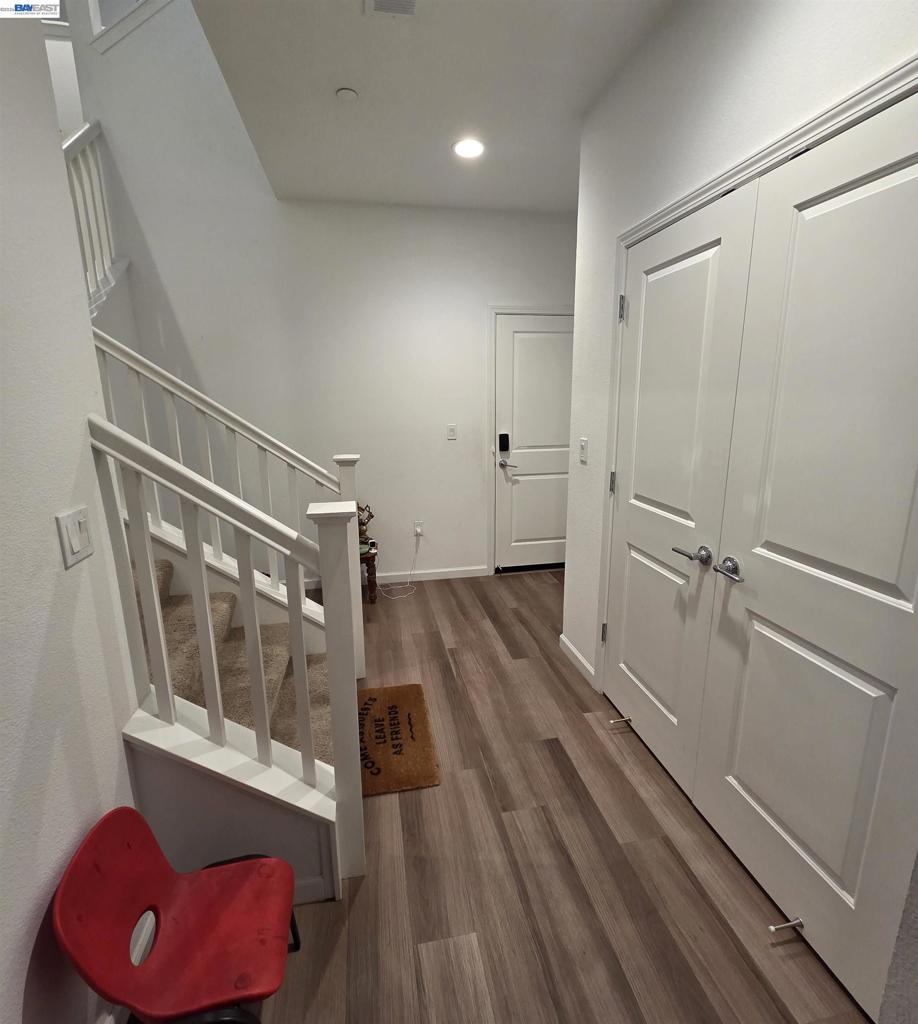 5585 Holly Bay Avenue Property Photo 5