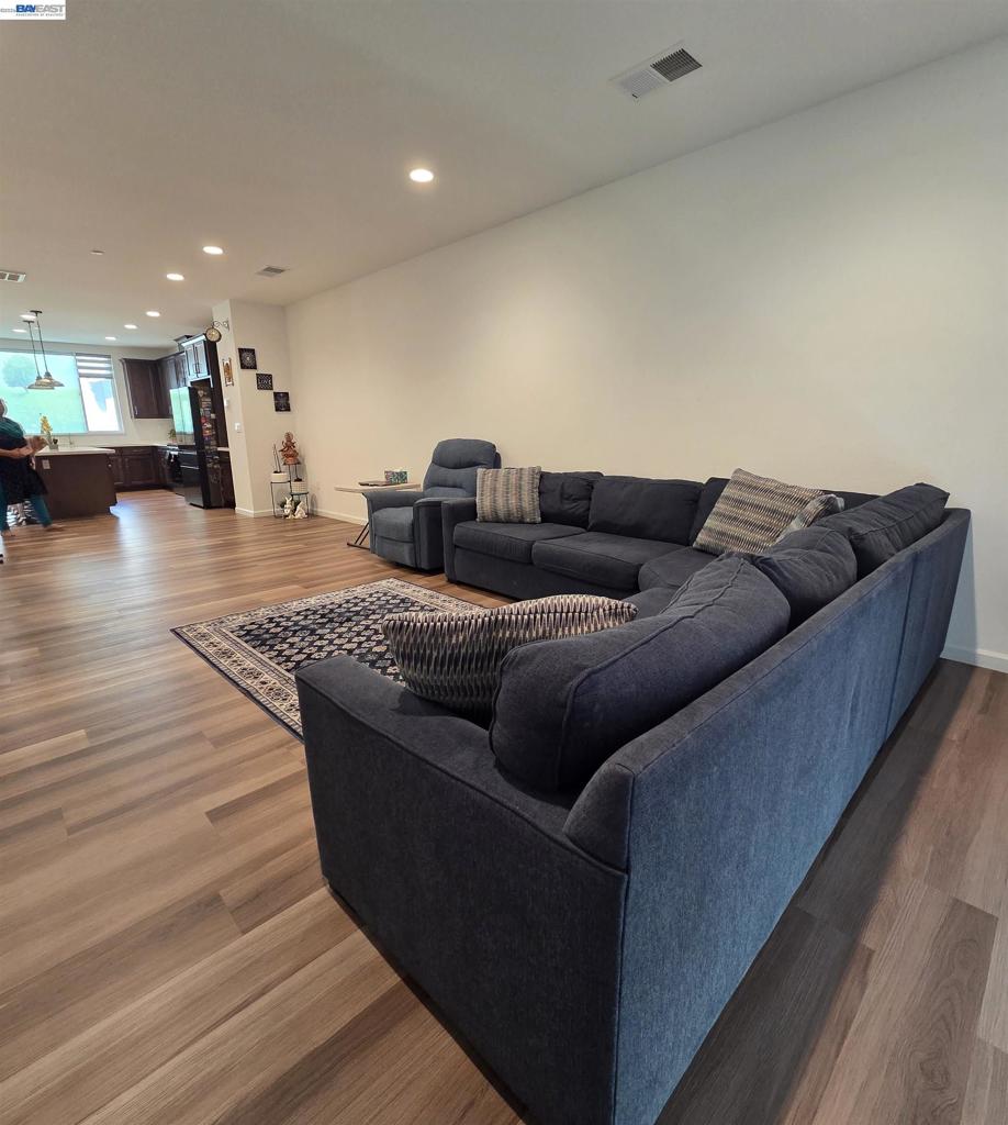 5585 Holly Bay Avenue Property Photo 15