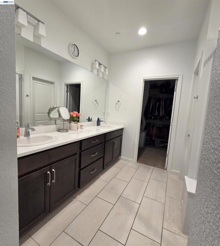 5585 Holly Bay Avenue Property Photo 20