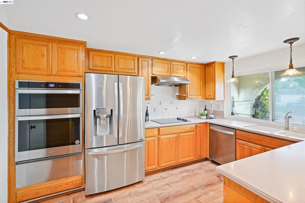 5219 Heavenly Ridge Ln Property Photo 9