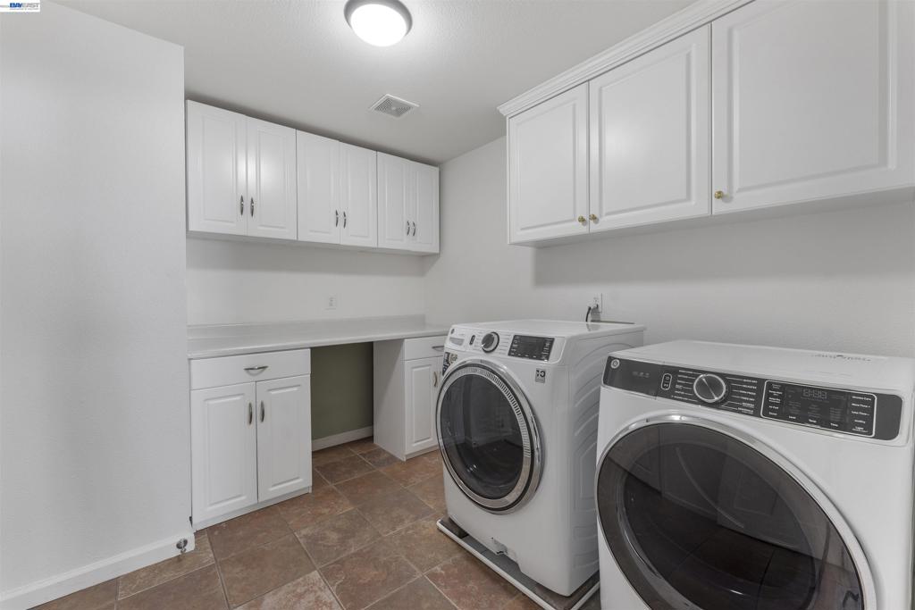 3009 Perry Ln Property Photo 27