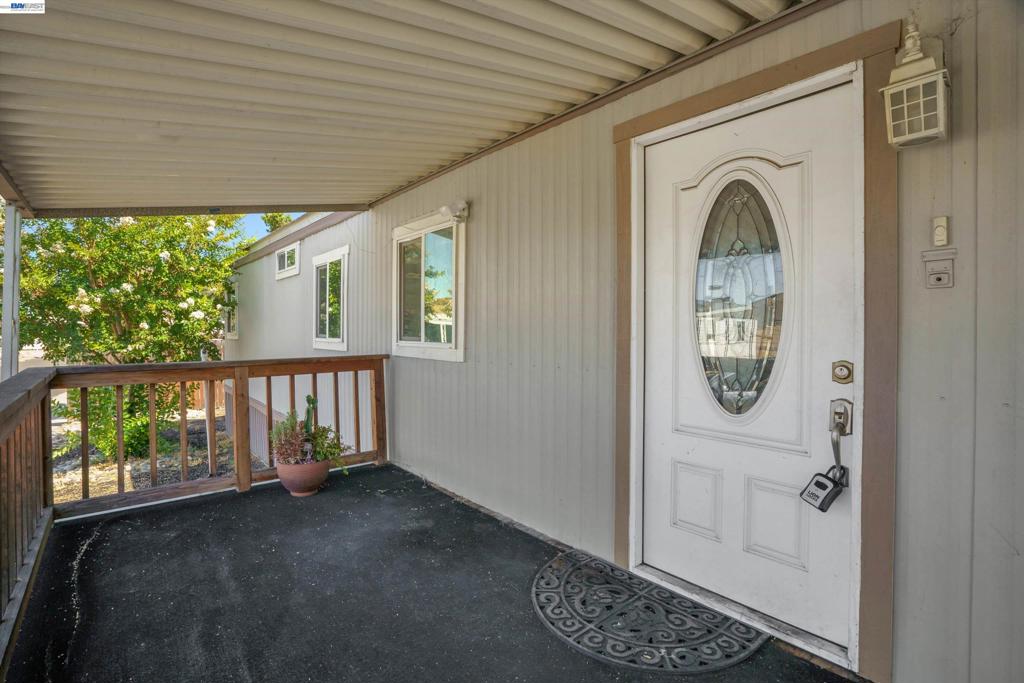 5166 Sunrise Dr Property Photo 3