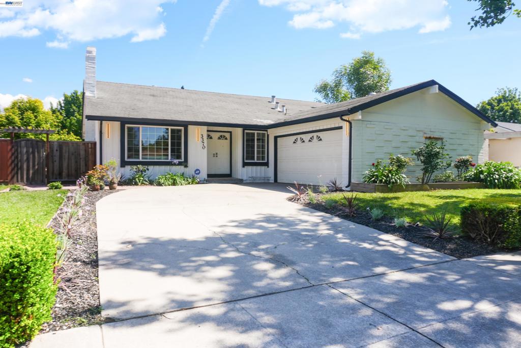 3370 Alder Ave Property Photo
