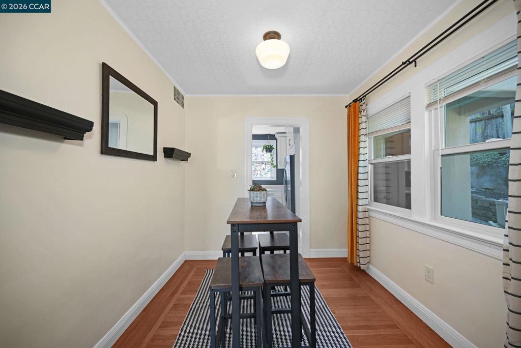 425 Bay St Property Photo 10