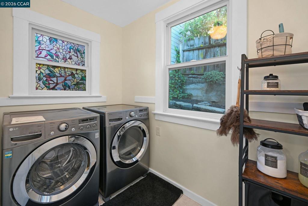425 Bay St Property Photo 28