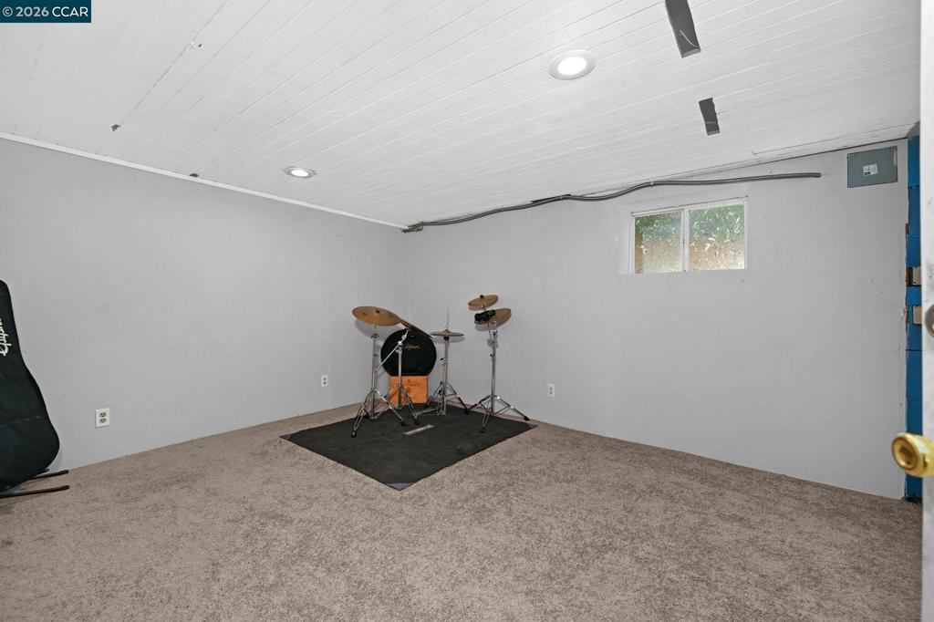 425 Bay St Property Photo 30