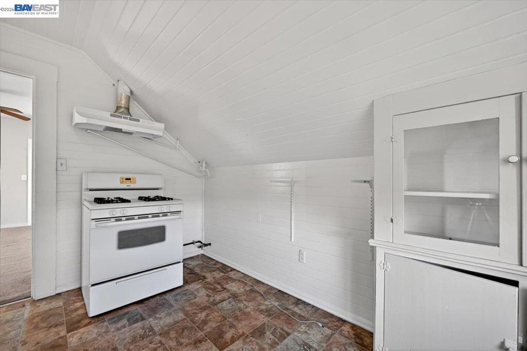 950 Loomis Ct Property Photo 35