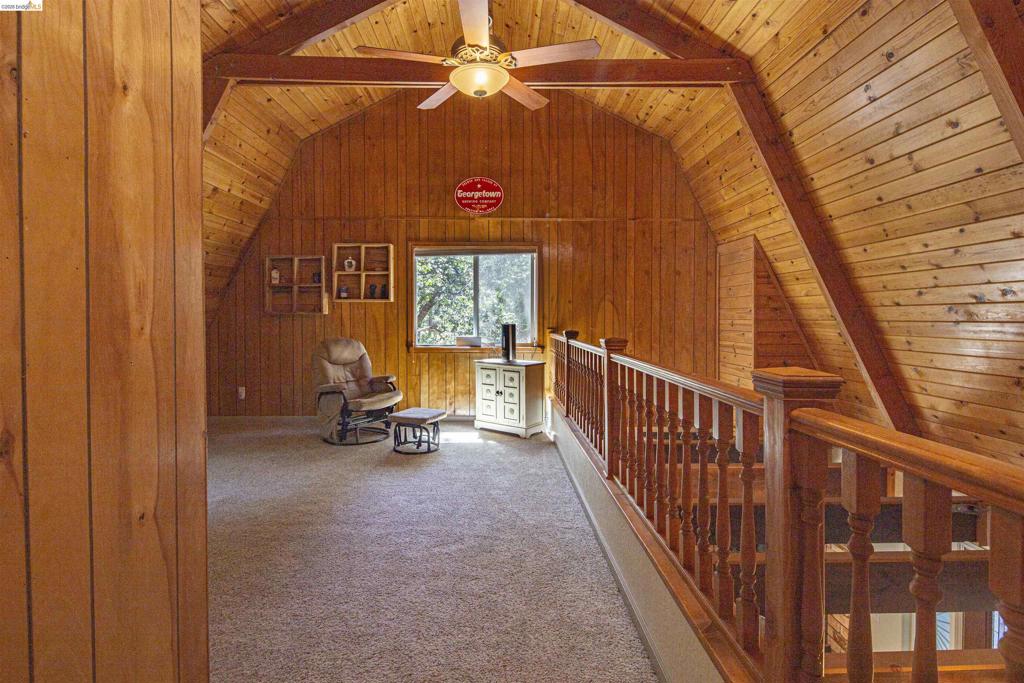 16643 Saddle Ct Property Photo 5