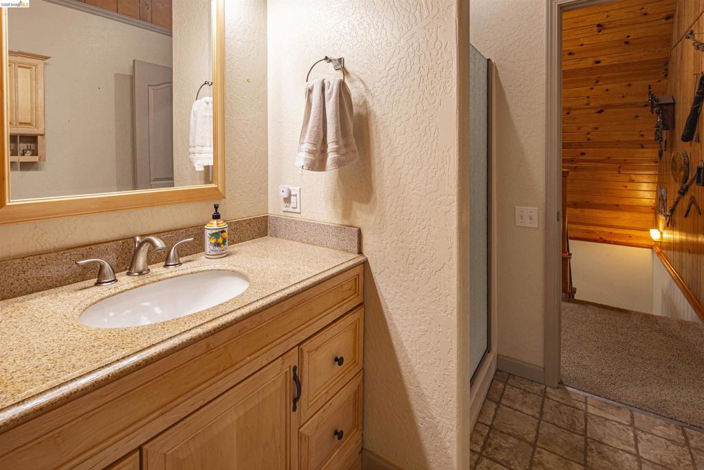 16643 Saddle Ct Property Photo 13