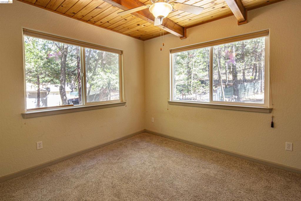 16643 Saddle Ct Property Photo 20
