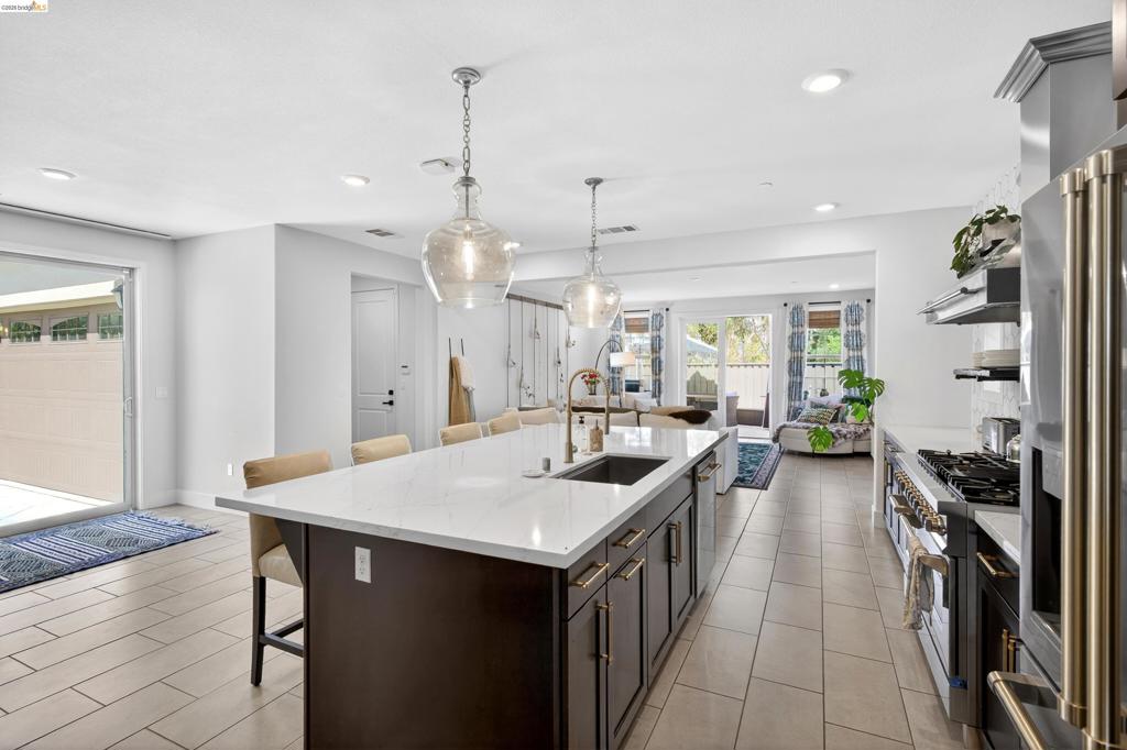 1461 Montclair St Property Photo 15