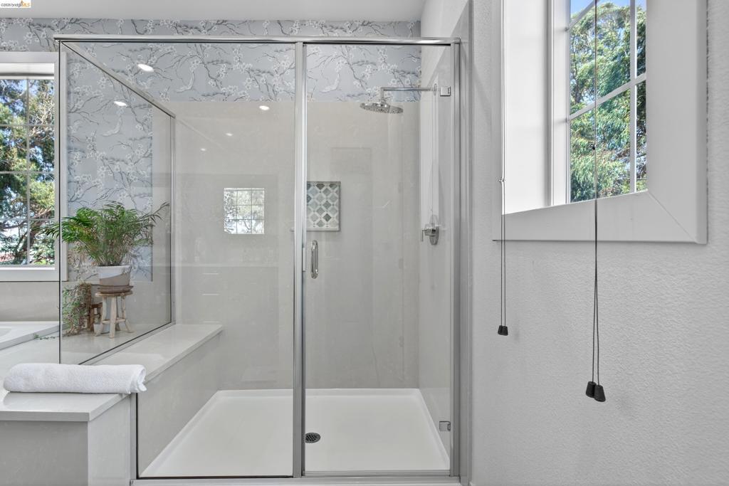 1461 Montclair St Property Photo 43