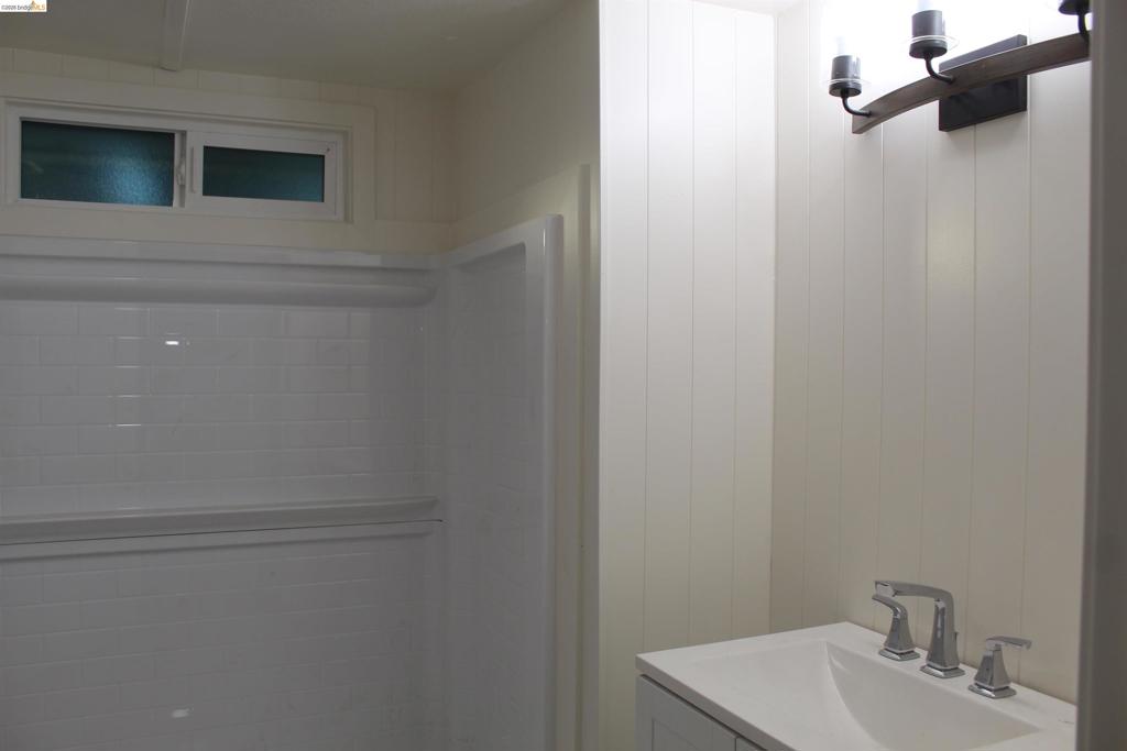 4400 Gateway Drive Property Photo 6