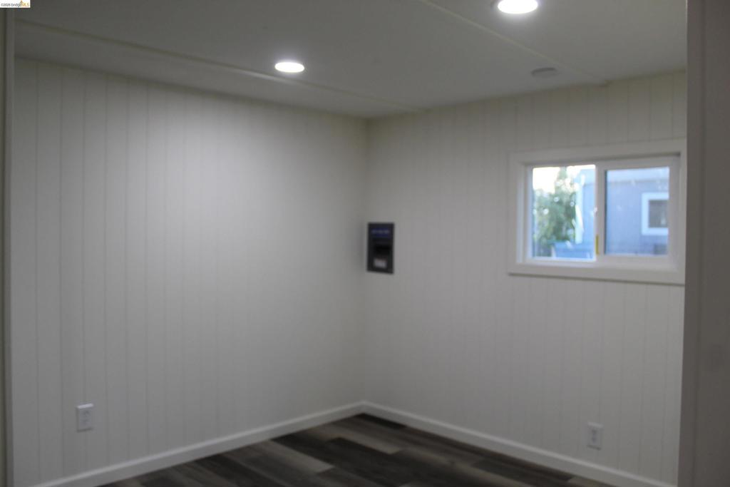 4400 Gateway Drive Property Photo 7