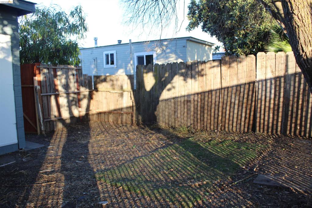 4400 Gateway Drive Property Photo 12