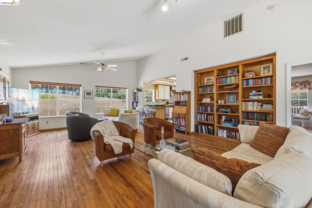 10331 Slate Rim Rd Property Photo 4