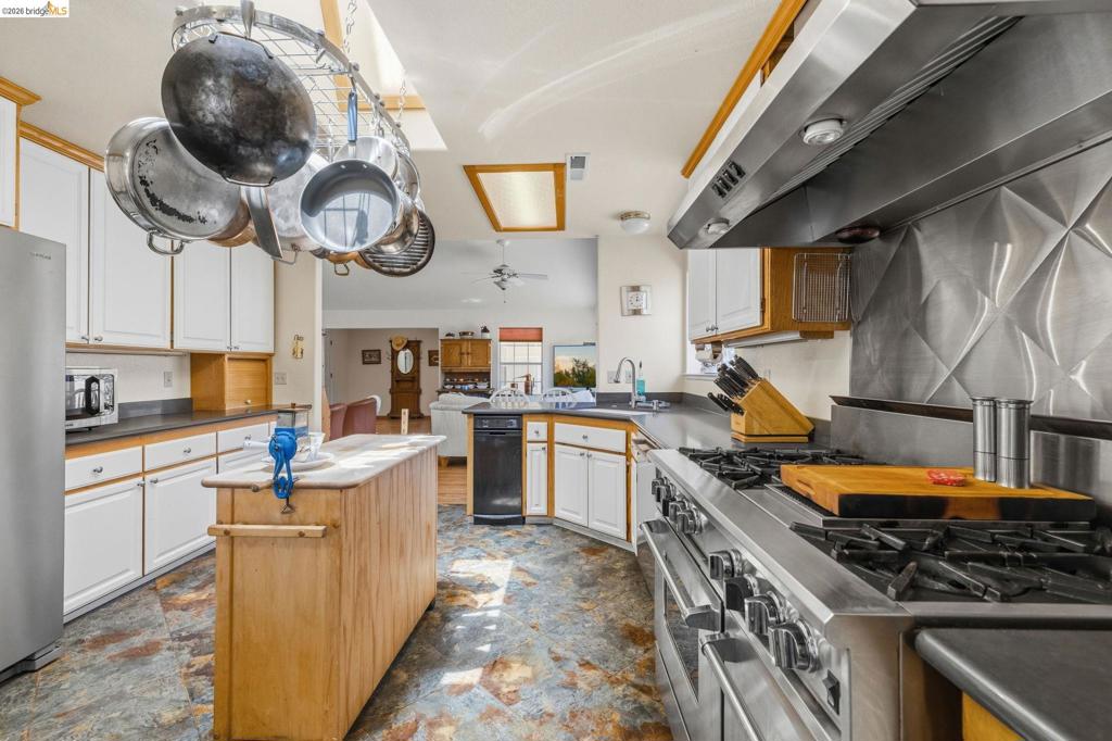 10331 Slate Rim Rd Property Photo 15