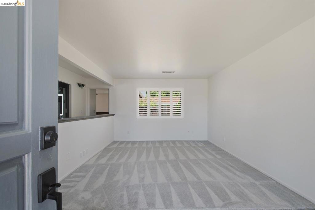 1421 Woodmont Way Property Photo 10