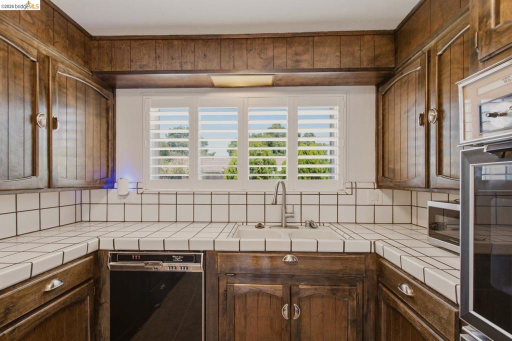 1421 Woodmont Way Property Photo 22